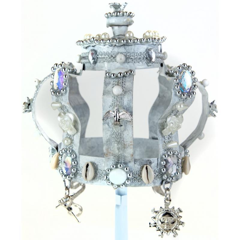 Sant. Corona Obatala Metal Decorada c/ Herram. grande 23 x 20 cm (Cerrada)
