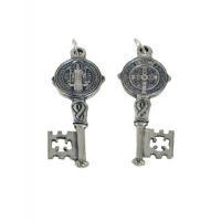 Amuleto Llave San Benito Mini Plateada con oracion (3.5 x 1,...